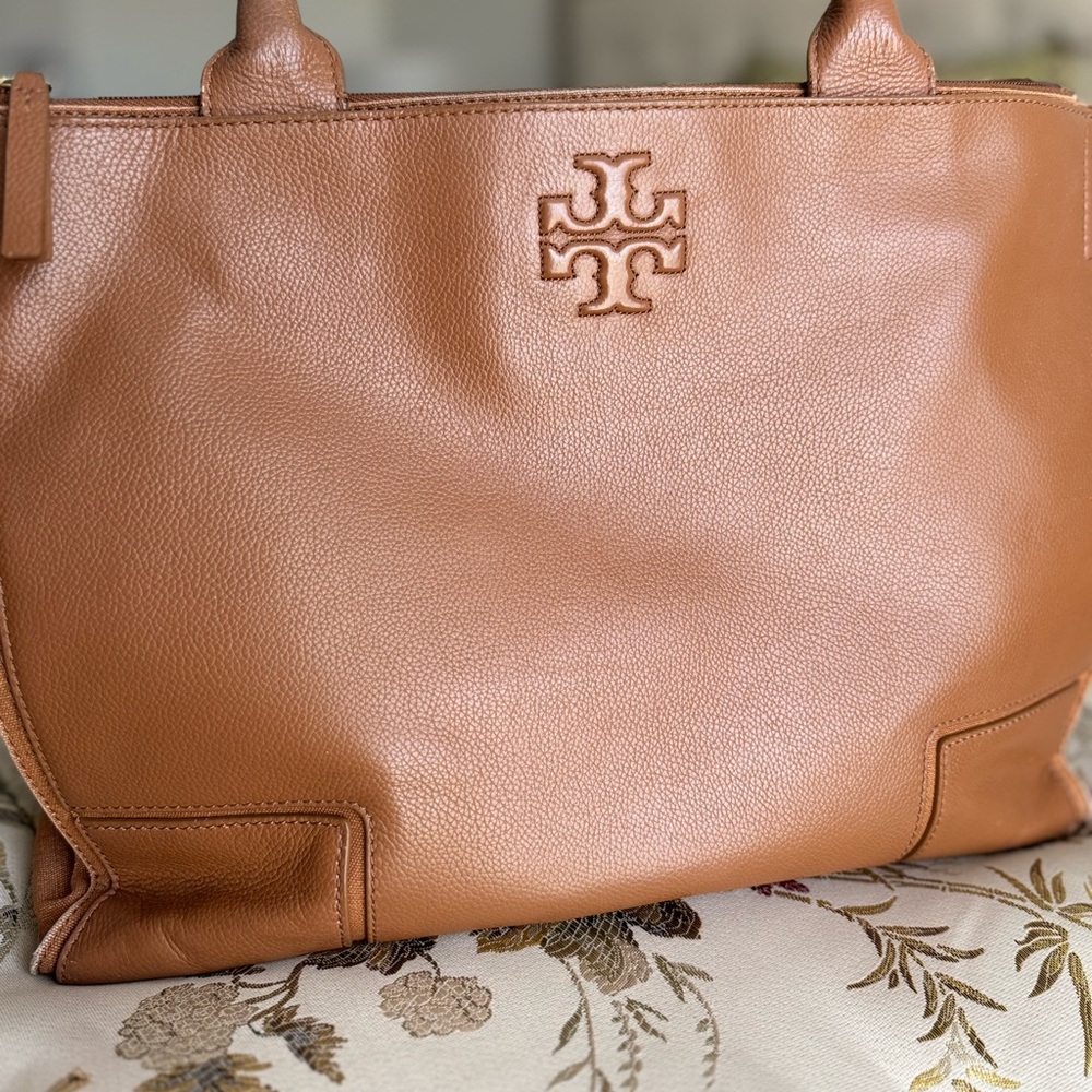 Tory Burch Shoulder Tote - Picture 2 of 16